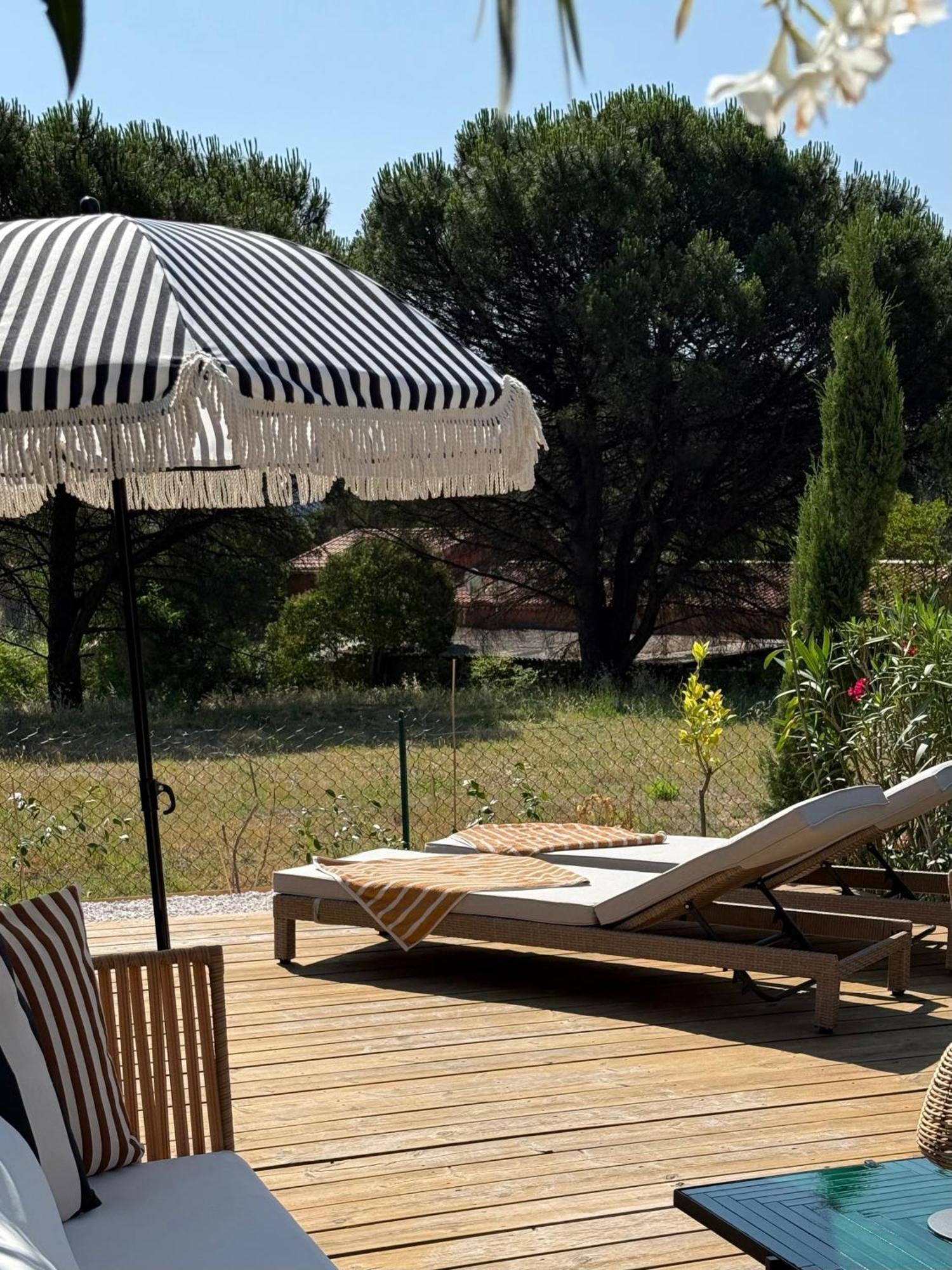 Appartement Window On Ramatuelle *
